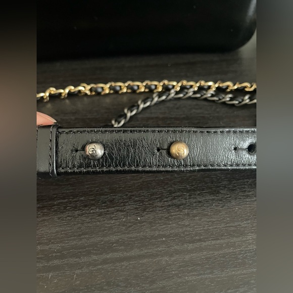 Chanel Gabrielle Hobo Quilted Aged Calfskin in Medium - Picture 3 of 16